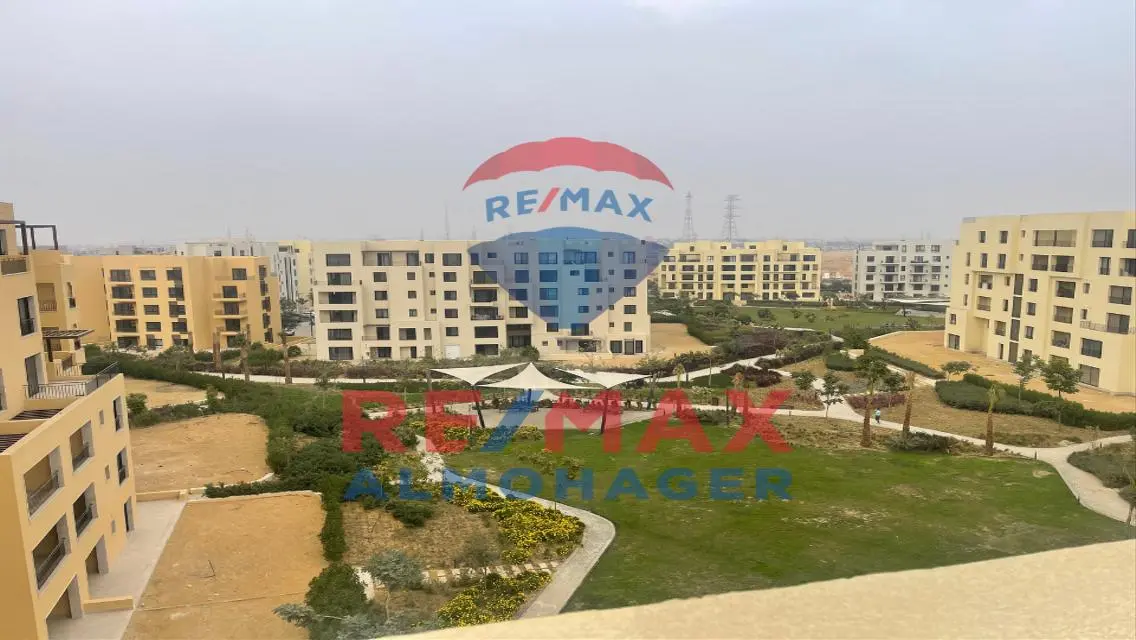 Luxurious Apartment with Complete Services in a Prime Area