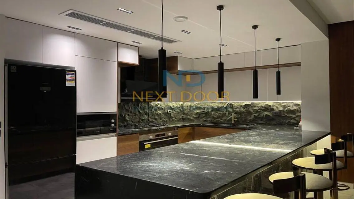 Luxury Apartment with Stunning View of 200 Meters