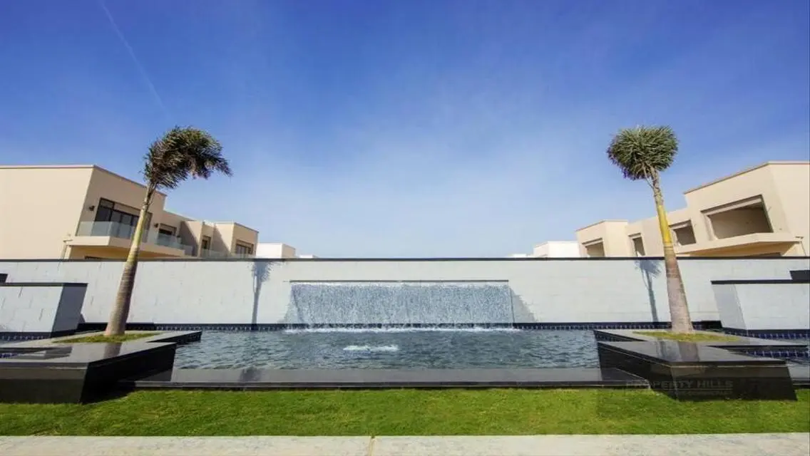 Luxurious Villa with Spacious Area and Great Amenities
