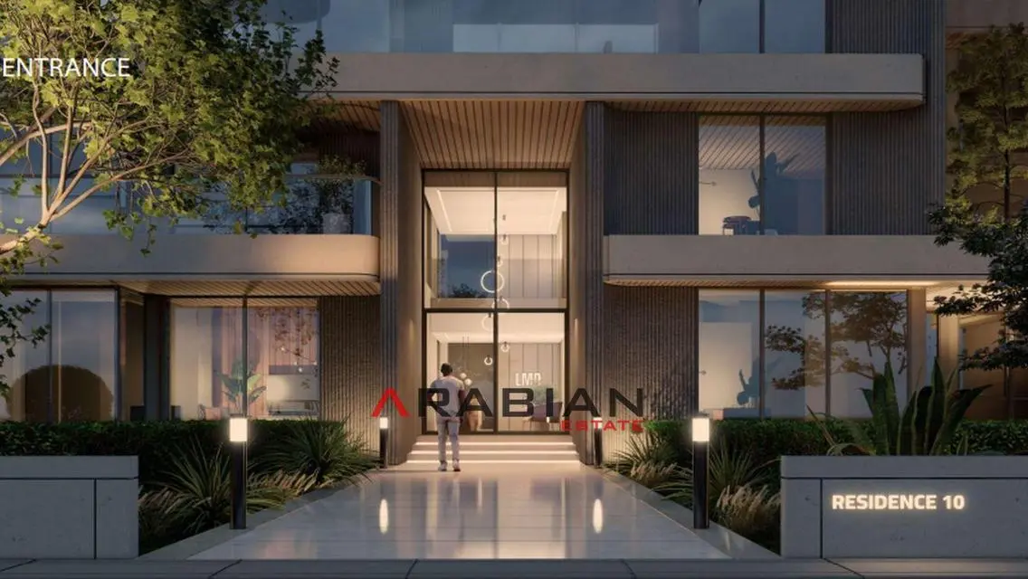 Luxury Apartment with Stunning Lake View