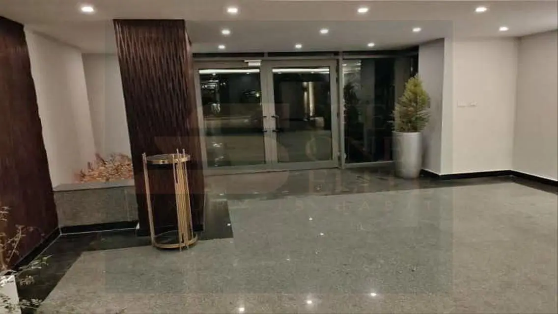 شقة واسعة للبيع بمساحة كبيرة