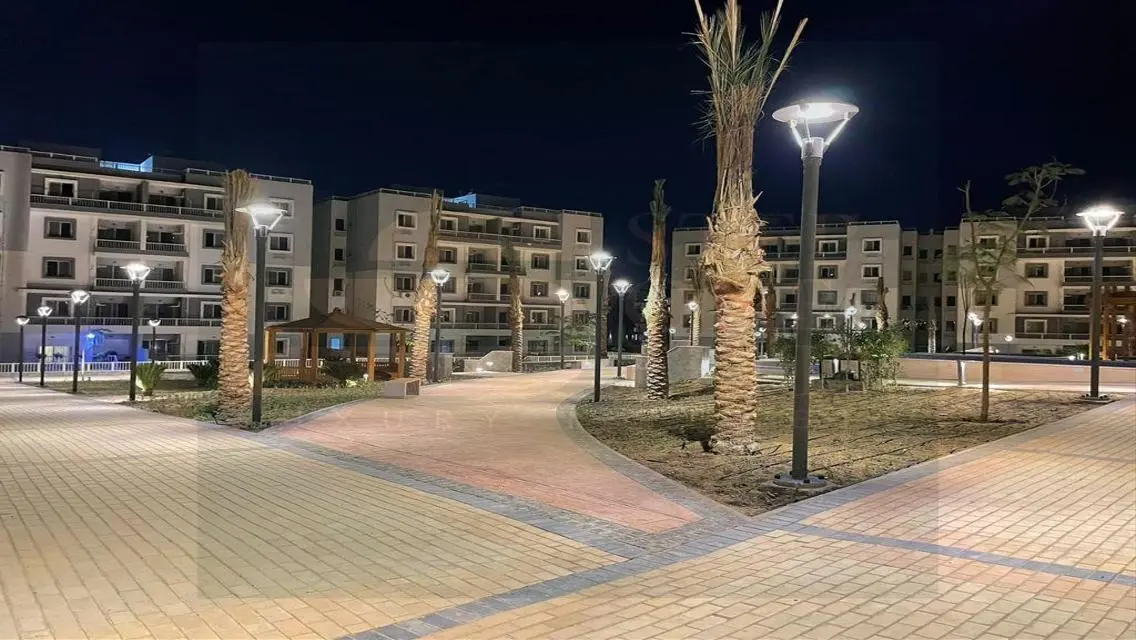 Luxury Apartment in Giza - 3 Bedrooms and 5 Bathrooms