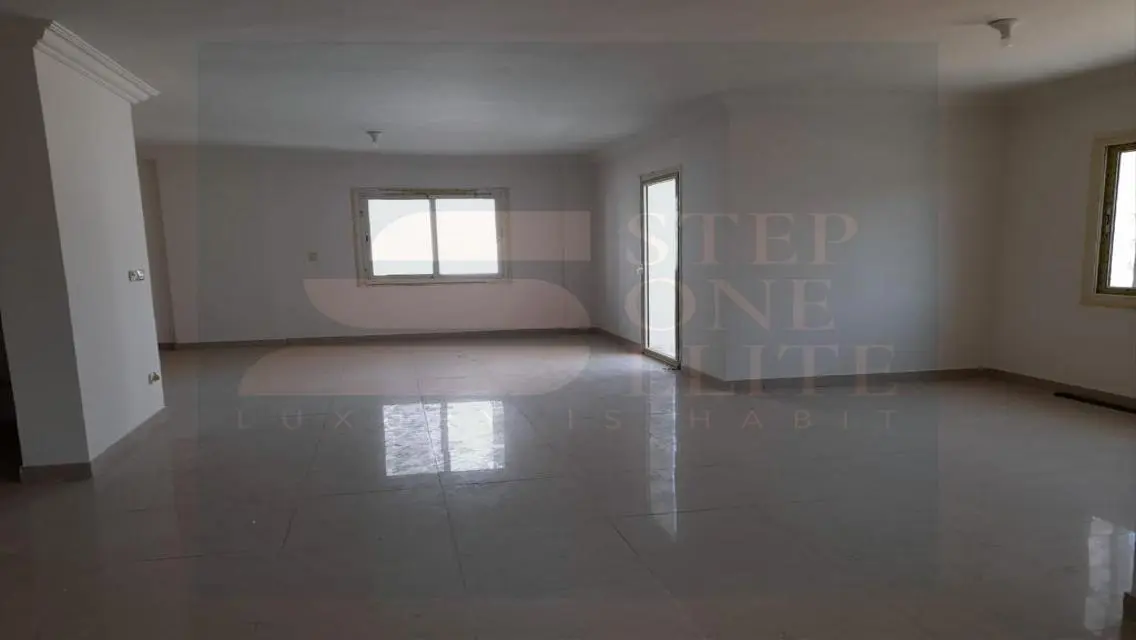 Luxury Apartment in Giza - 3 Bedrooms and 5 Bathrooms