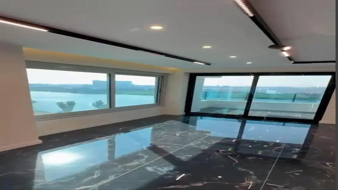 Luxury Villa with Stunning Lake View