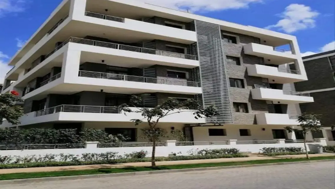 شقة فاخرة تطل على ملعب الجولف مع مرافق مميزة