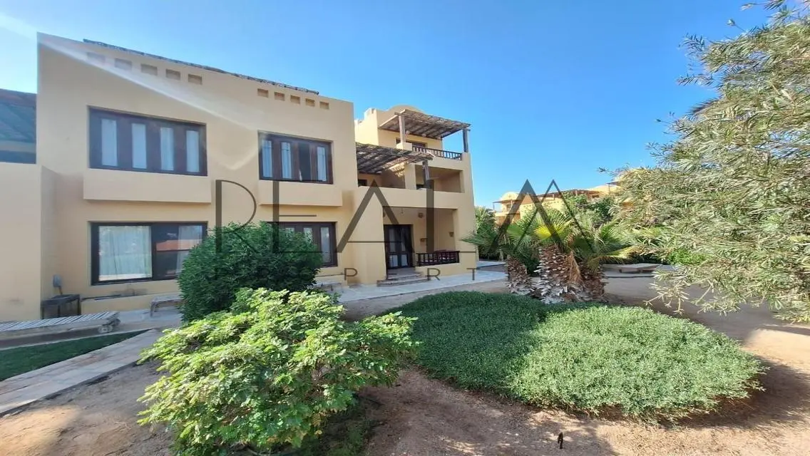 Luxury Property with Stunning Views and Private Garden