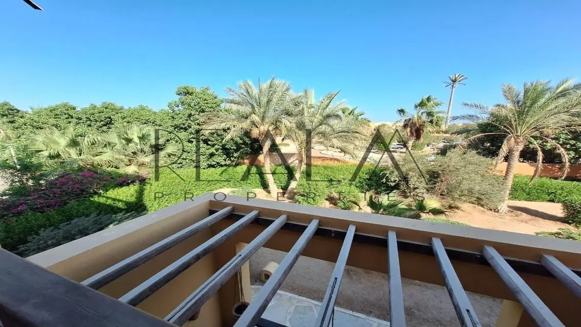 Luxury Property with Stunning Views and Private Garden