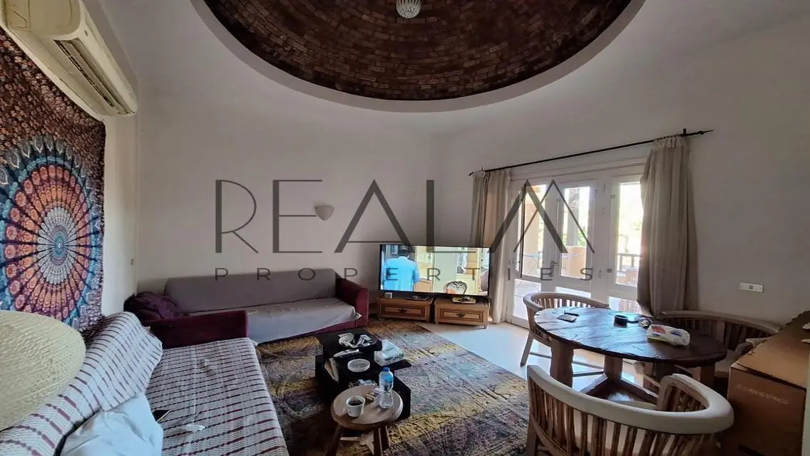 Luxury Property with Stunning Views and Private Garden