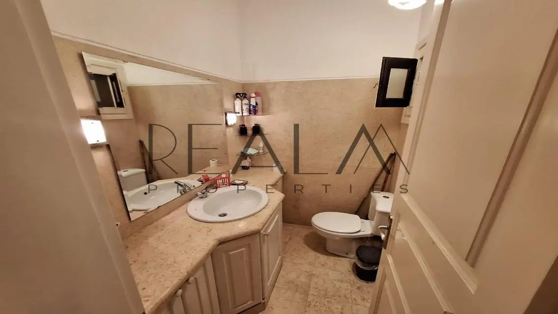 Luxury Property with Stunning Views and Private Garden