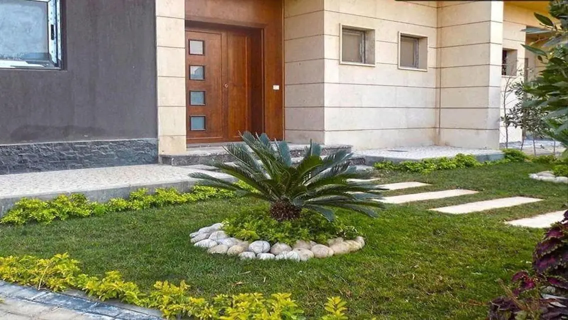 فيلا فاخرة للبيع بمساحة 225 متر في موقع متميز