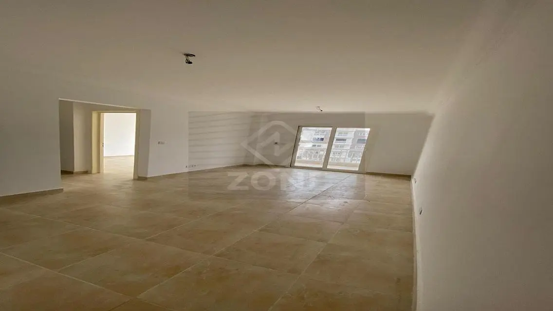 Luxurious Apartment in Madinaty - B12