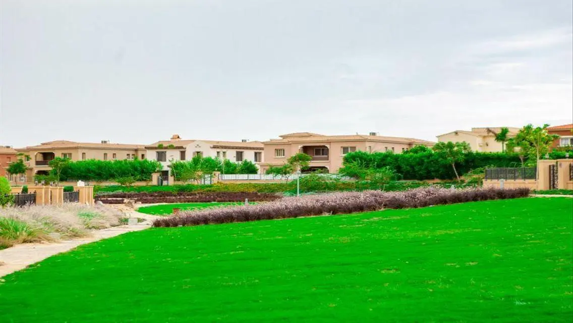 Luxurious Villa with Garden and Pool