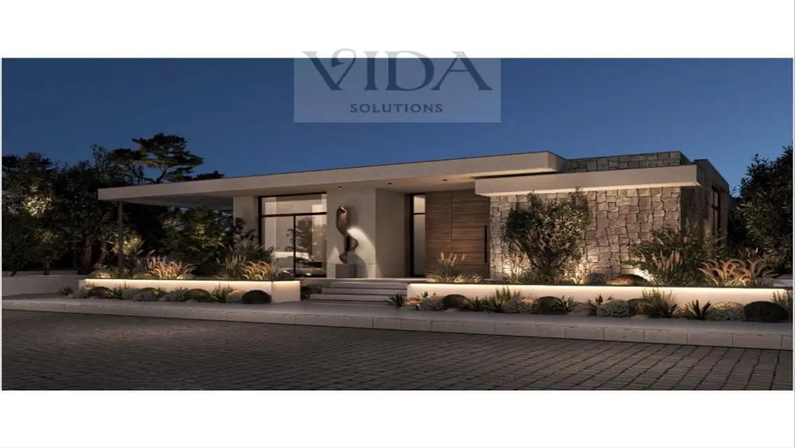 Luxury Villa with Private Garden and Pool