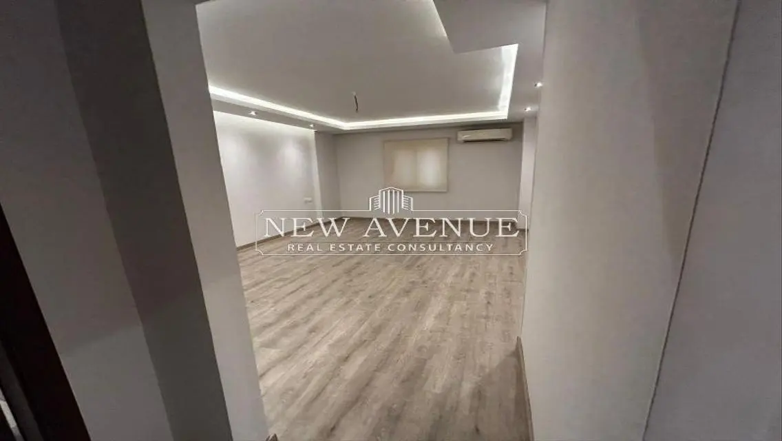 Modern Office for Sale - 300 Square Meters at a Competitive Price of 85000 EGP