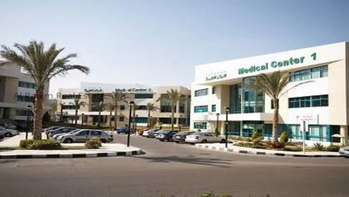 عقار فخم بمساحة واسعة بسعر مميز