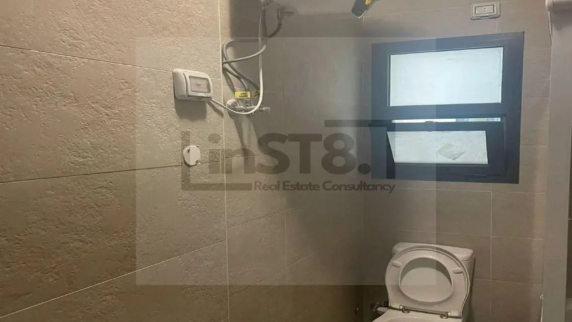 منزل فخم بمسبح خاص وحديقة خاصة