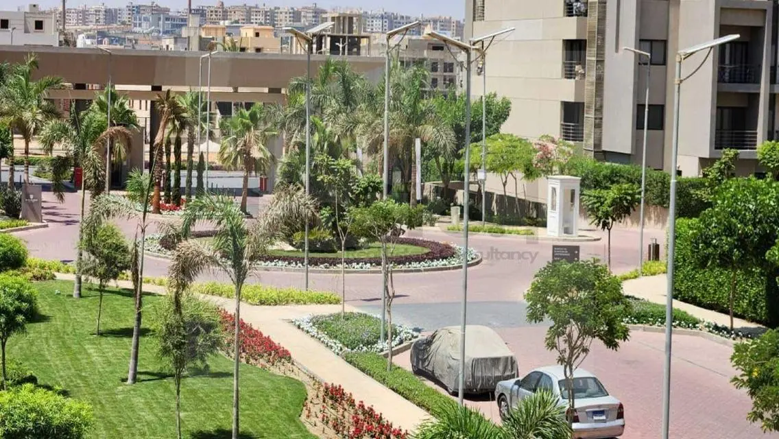 منزل فخم بمسبح خاص وحديقة خاصة