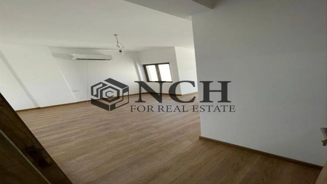 Luxury Apartment in Fifth Square