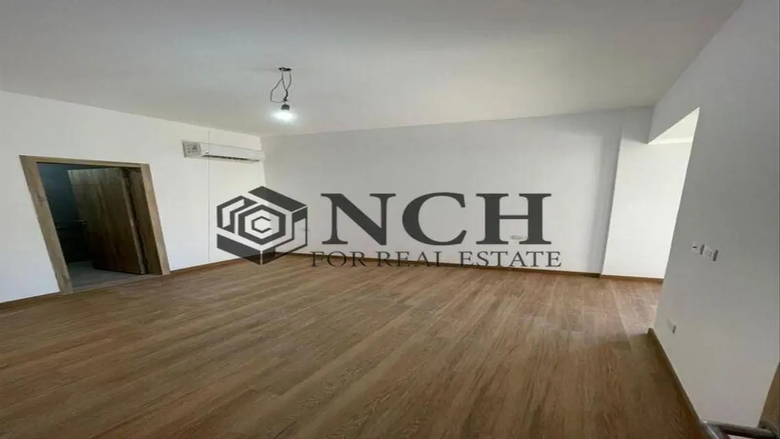Luxury Apartment in Fifth Square