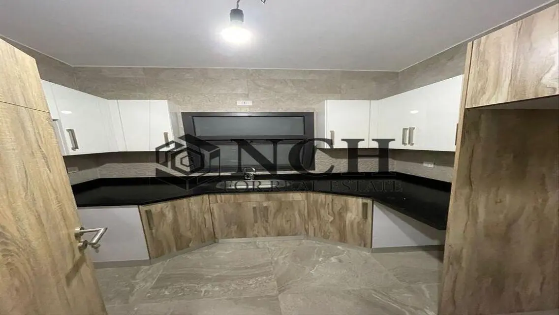 Luxury Apartment in Fifth Square