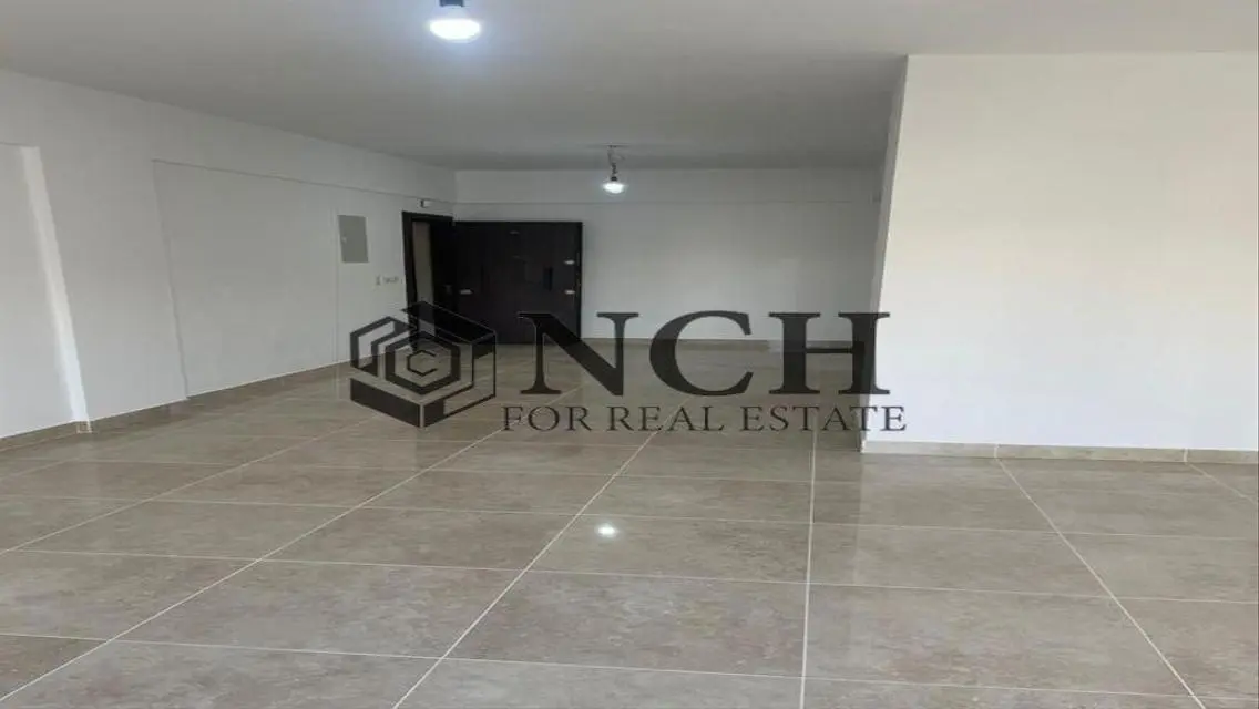 Luxury Apartment in Fifth Square