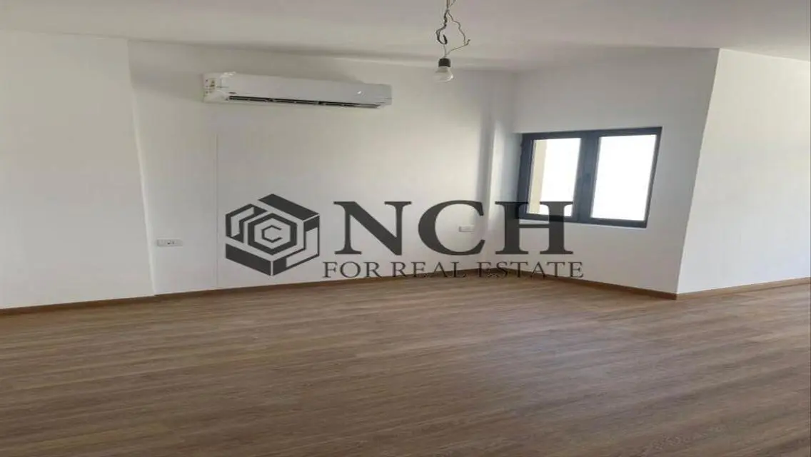Luxury Apartment in Fifth Square