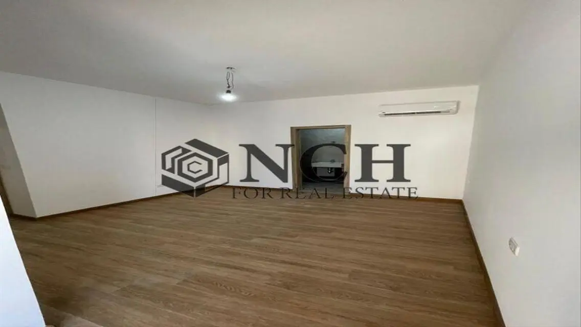 Luxury Apartment in Fifth Square