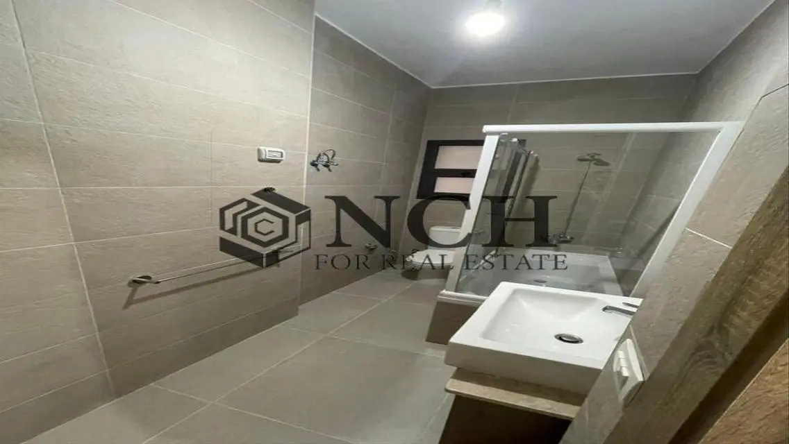 Luxury Apartment in Fifth Square