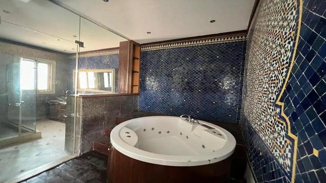 Luxury Apartment with Private Garden and Pool
