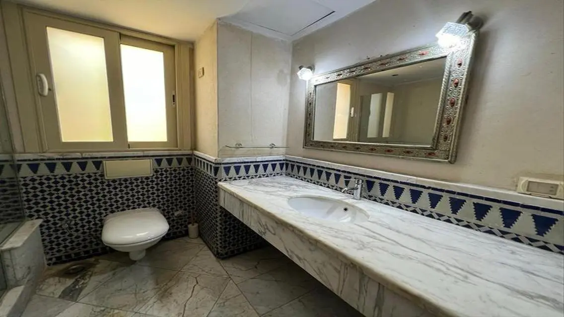 Luxury Apartment with Private Garden and Pool