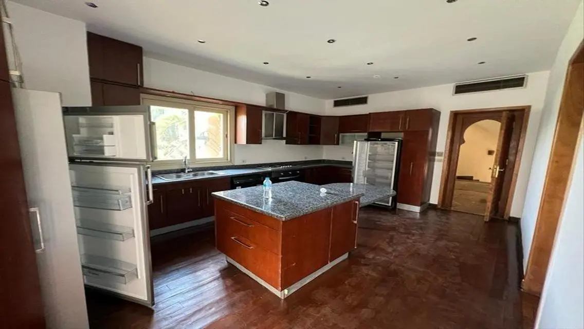 Luxury Apartment with Private Garden and Pool