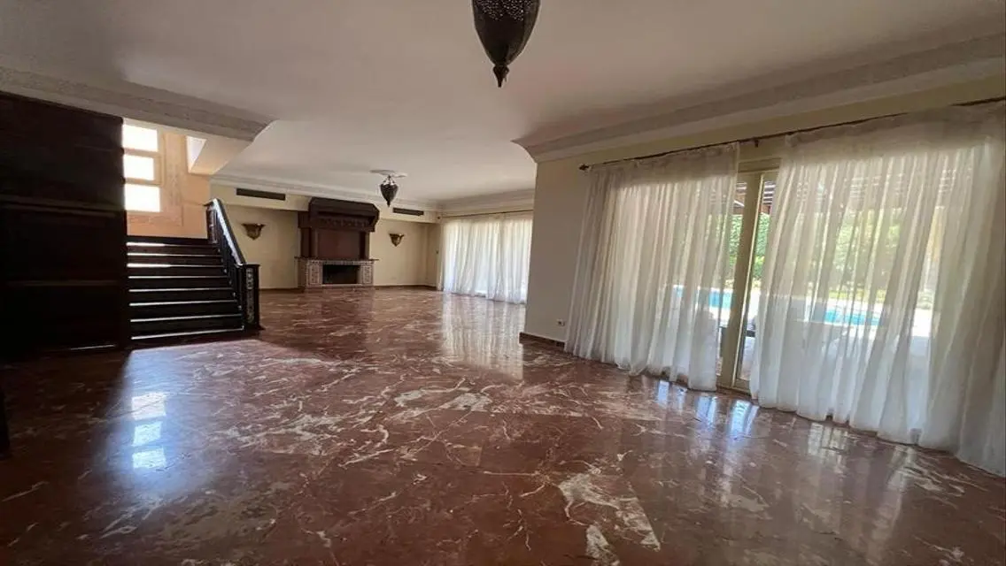 Luxury Apartment with Private Garden and Pool