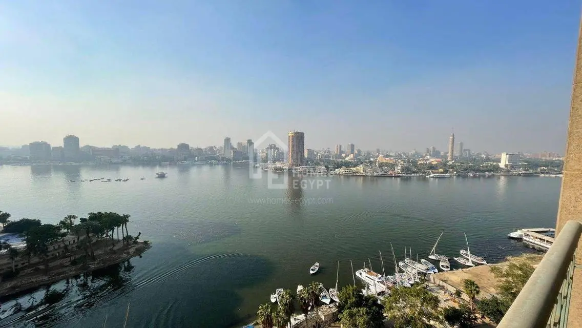 شقة فاخرة مفروشة في فندق فور سيزونز نايل بلازا