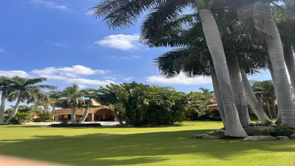 Stunning Villa with 1840 sqm Space, Private Garden and Pool