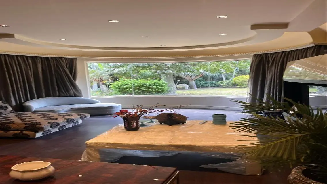 Stunning Villa with 1840 sqm Space, Private Garden and Pool
