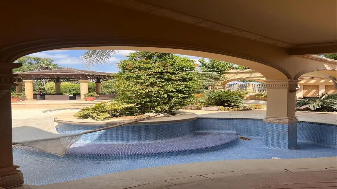 Stunning Villa with 1840 sqm Space, Private Garden and Pool