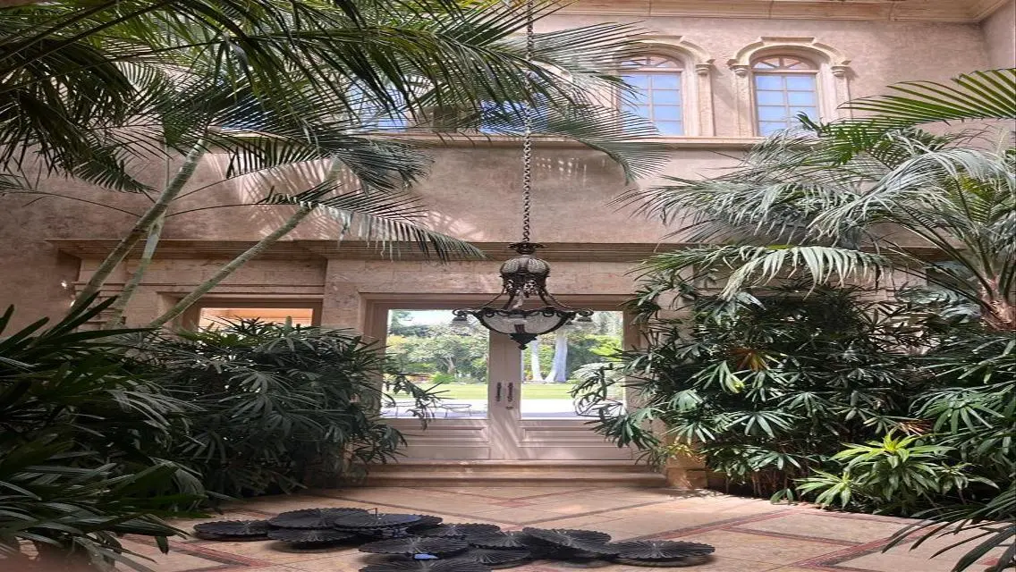 Stunning Villa with 1840 sqm Space, Private Garden and Pool