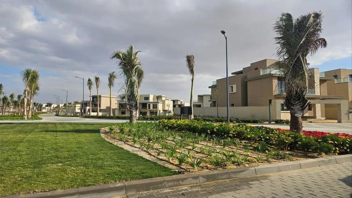 فيلا فاخرة مع مسبح خاص وحديقة خاصة بسعر 10 مليون