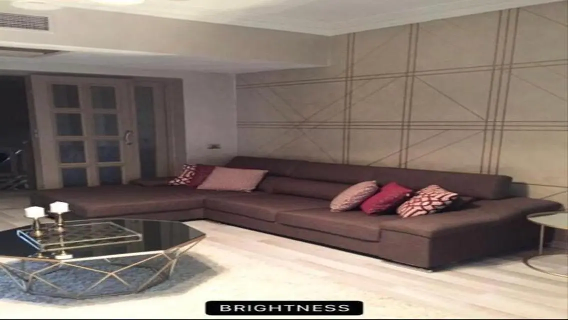 فيلا فاخرة للبيع بتصميم متميز بمساحة كبيرة