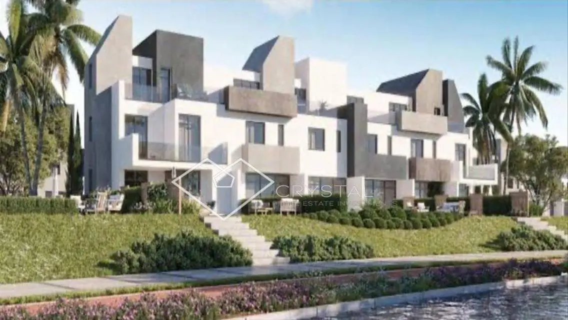 Luxurious Apartment for Sale with Spacious Area