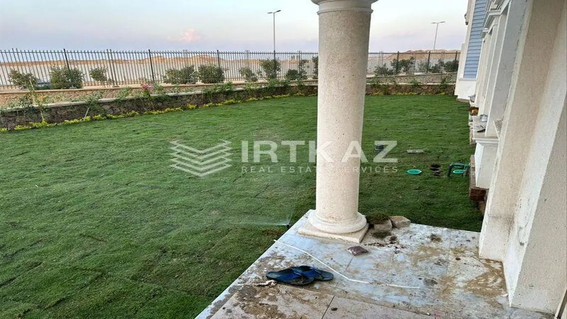 فيلا فاخرة بإطلالة على الجبال في هايد بارك