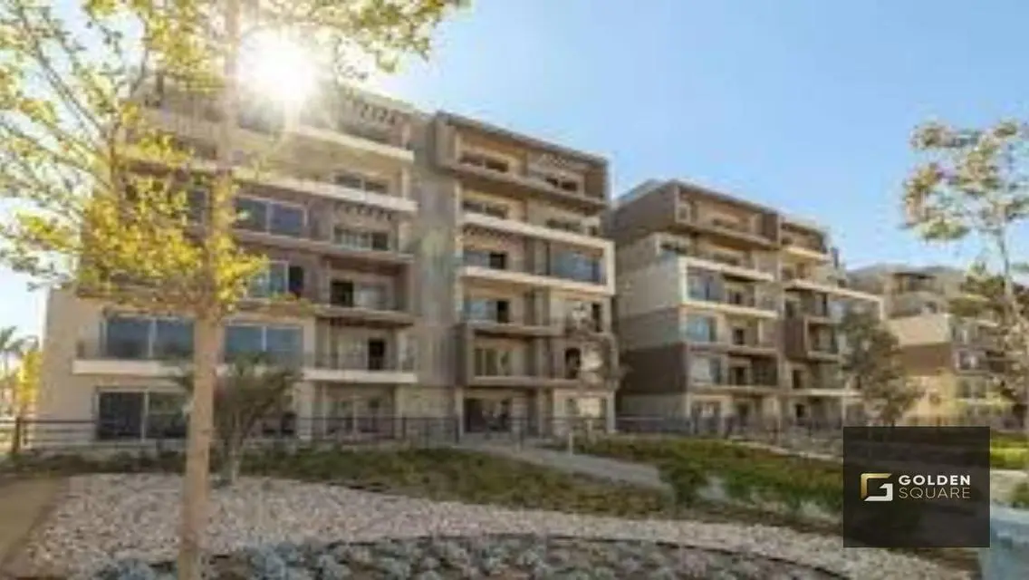 Luxurious Apartment with Stunning Lake View