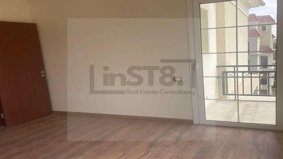 فيلا فاخرة بمساحة كبيرة للإيجار
