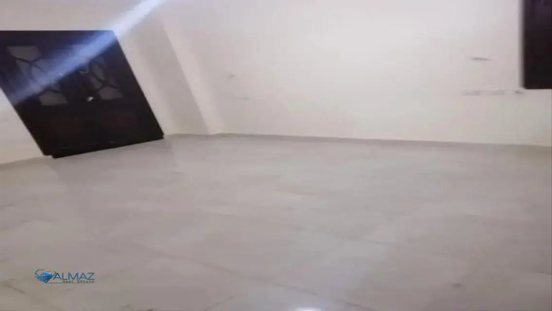 شقة فاخرة للإيجار في موقع متميز