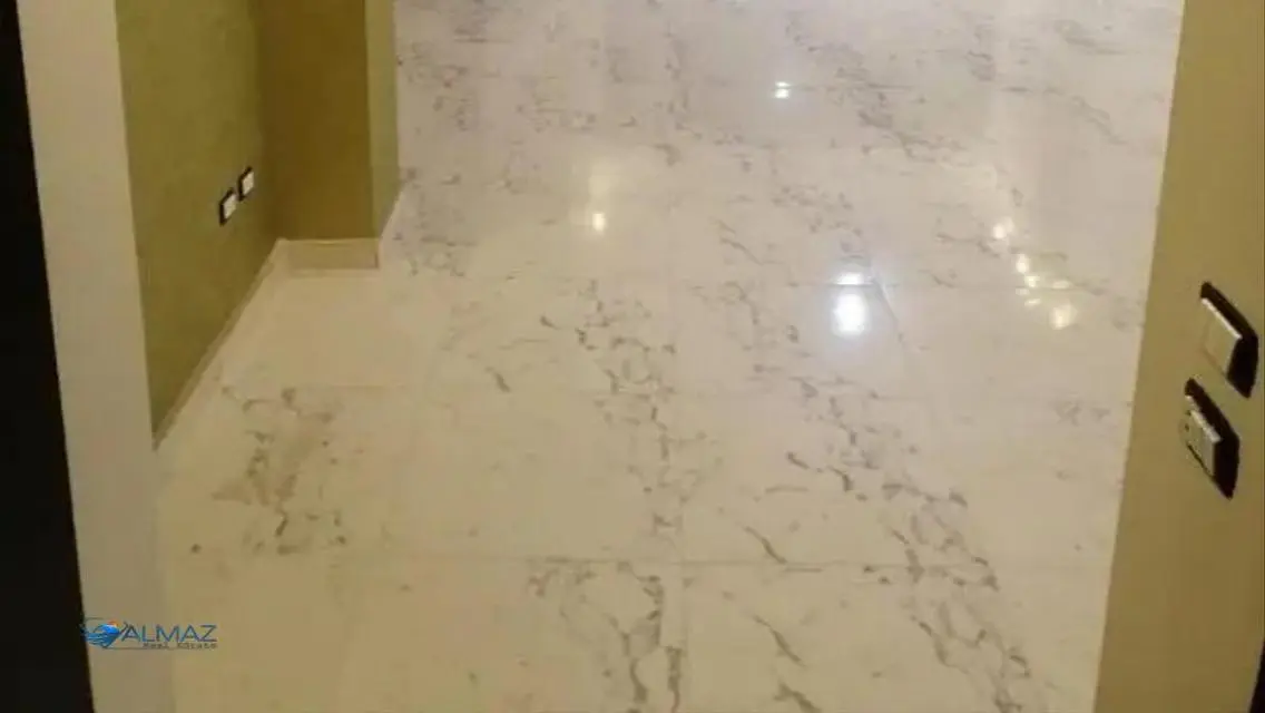 شقة فاخرة للإيجار في موقع متميز