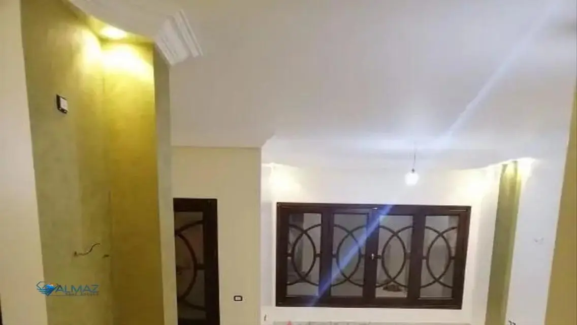 شقة فاخرة للإيجار في موقع متميز
