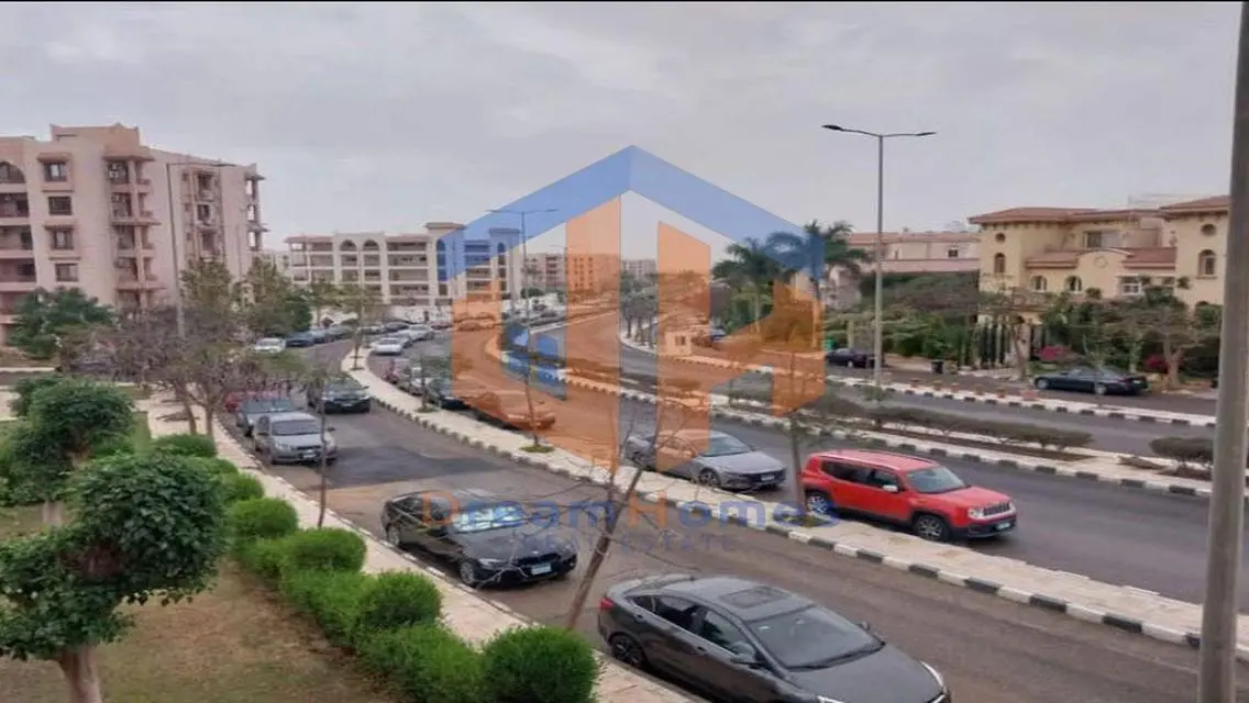 شقة فاخرة للبيع بمساحة 200 متر في قلب المدينة