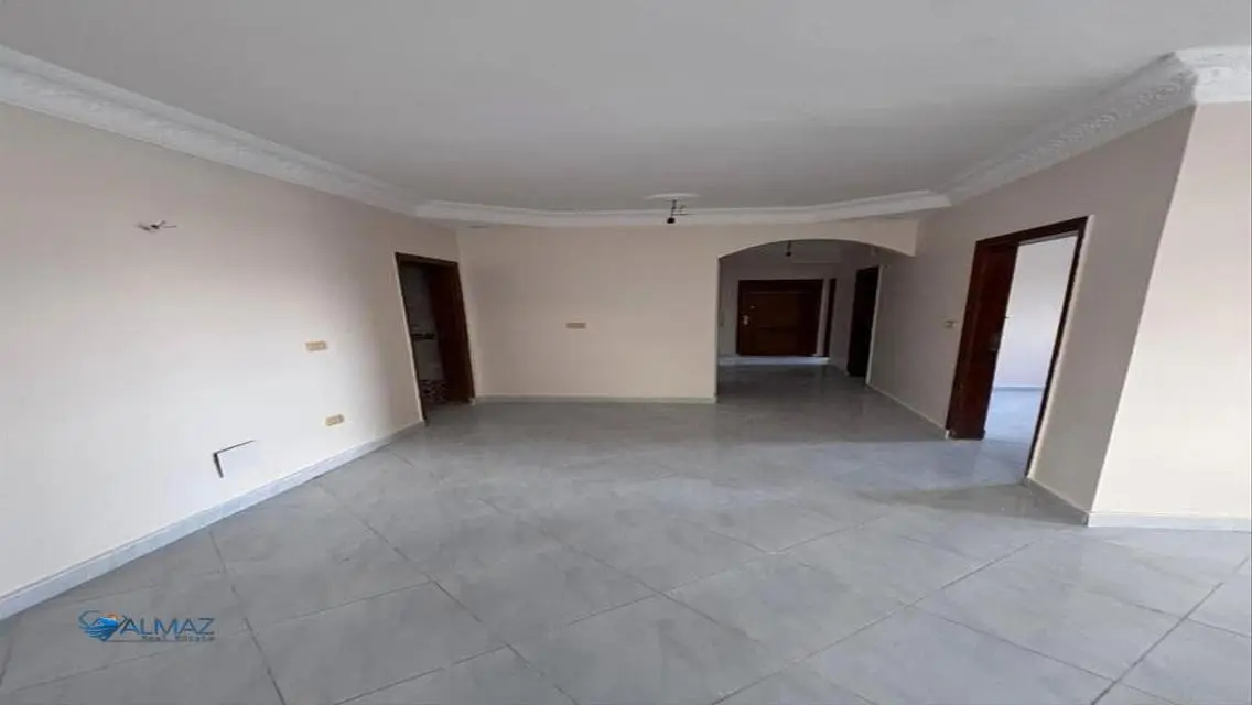 Beautiful Apartment for Rent with Balcony and Security Guard