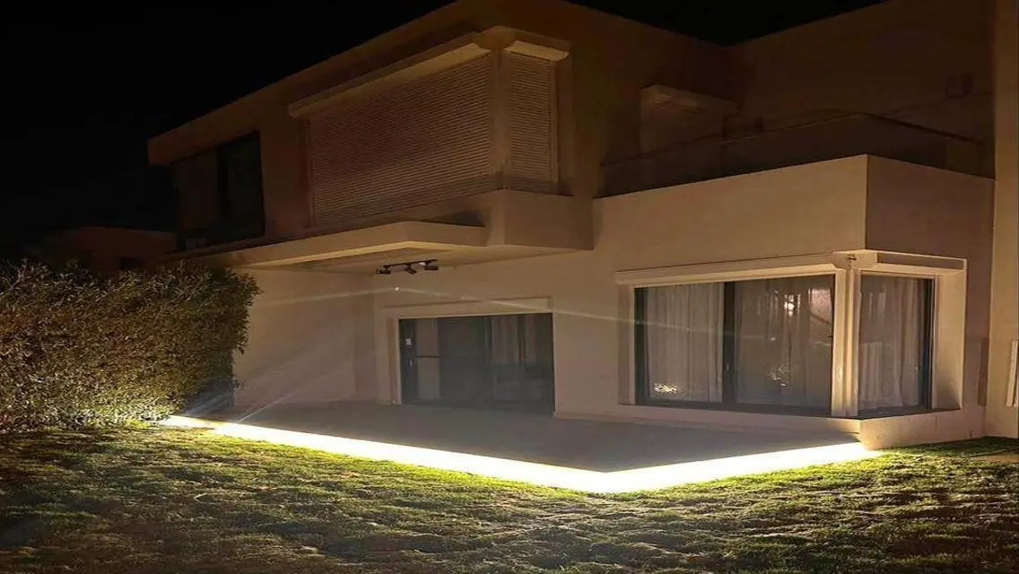 Luxury Apartment with Private Garden and Pool