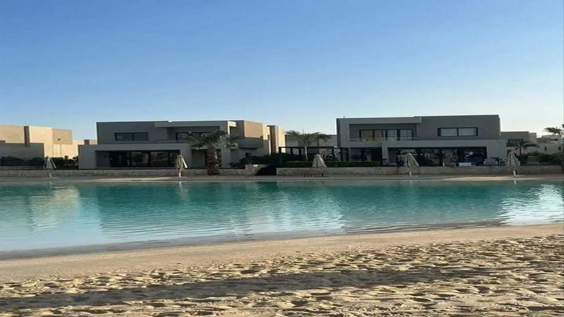 Luxury Apartment with Private Garden and Pool